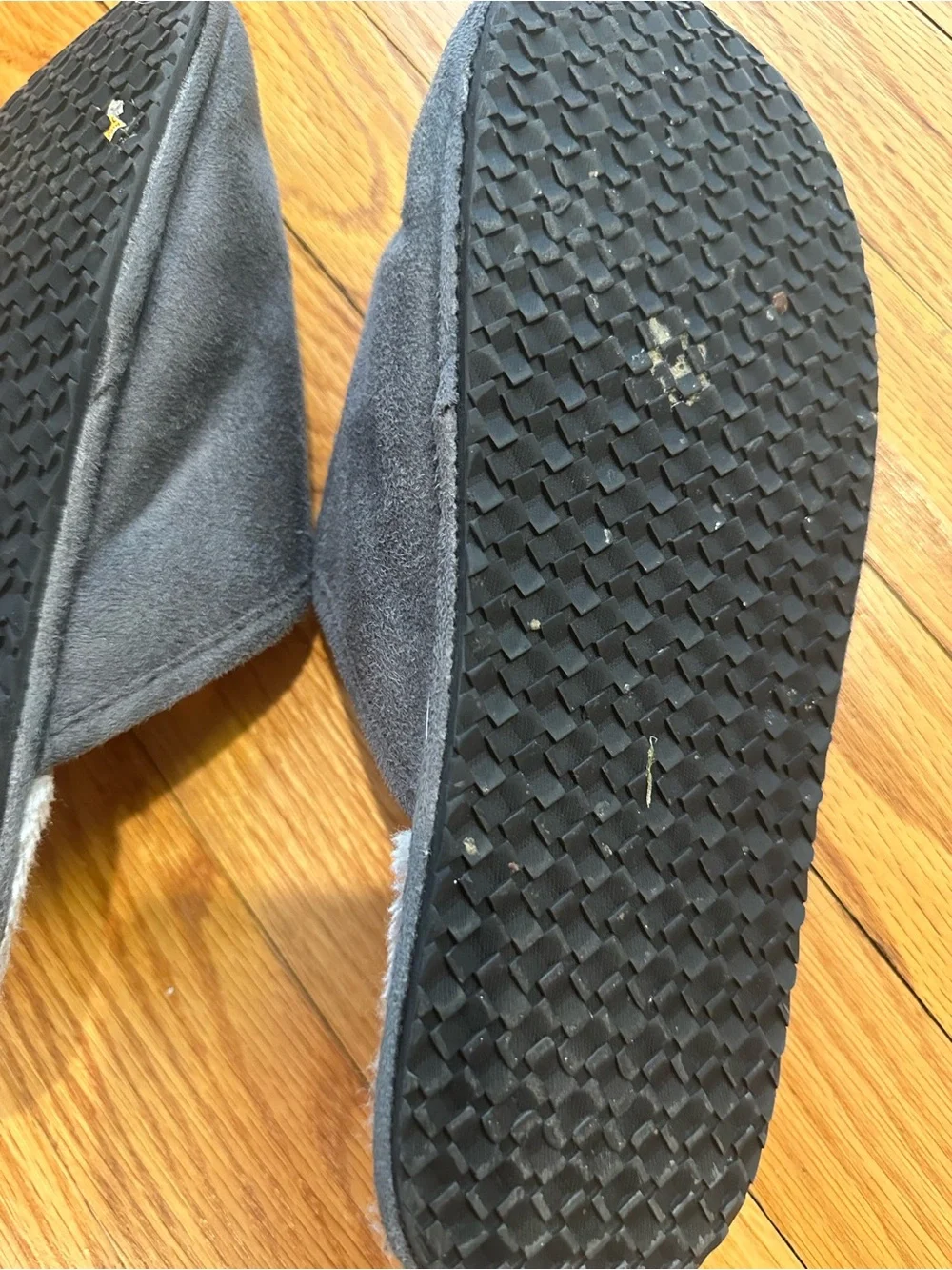 Lucky Brand Men’s Gray Plush Slide Slippers Size S 7/8 Well Worn